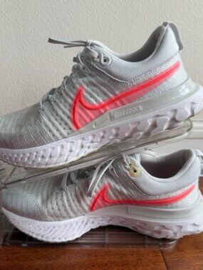 Nike React Infinity Run Flyknit 2 Women’s Size 10